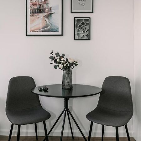 B15 - Wood&Black Apartman Győr Extérieur photo