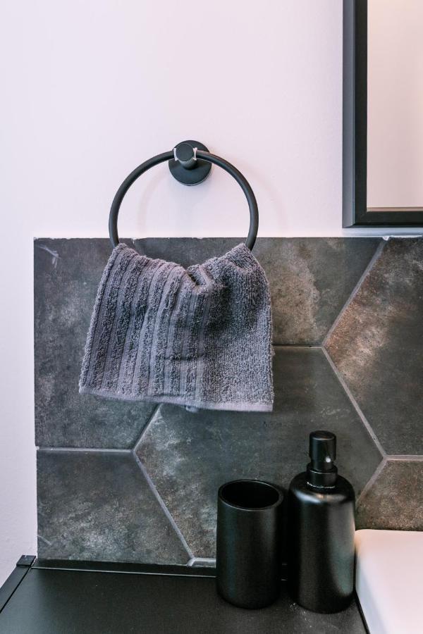 B15 - Wood&Black Apartman Győr Extérieur photo